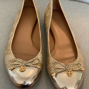 Ballet, flat shoes, very comfortable!